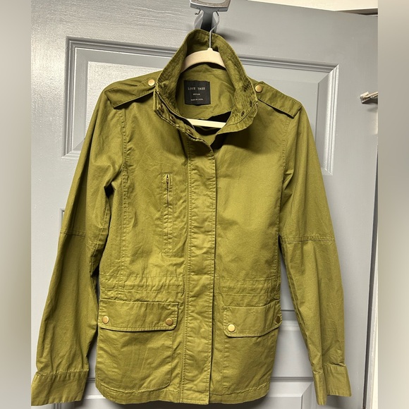Love Tree Utility jacket size Med . Olive green EUC. Full zip/snap no hood - Picture 1 of 10
